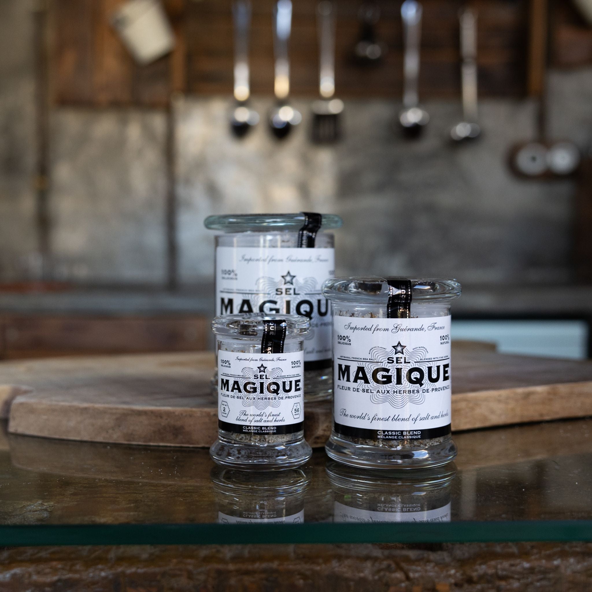 Sel_Magique_Classic_blend_fleur_de_Sel_Thyme_Marjoram_lavender_and_savory_glass_jars