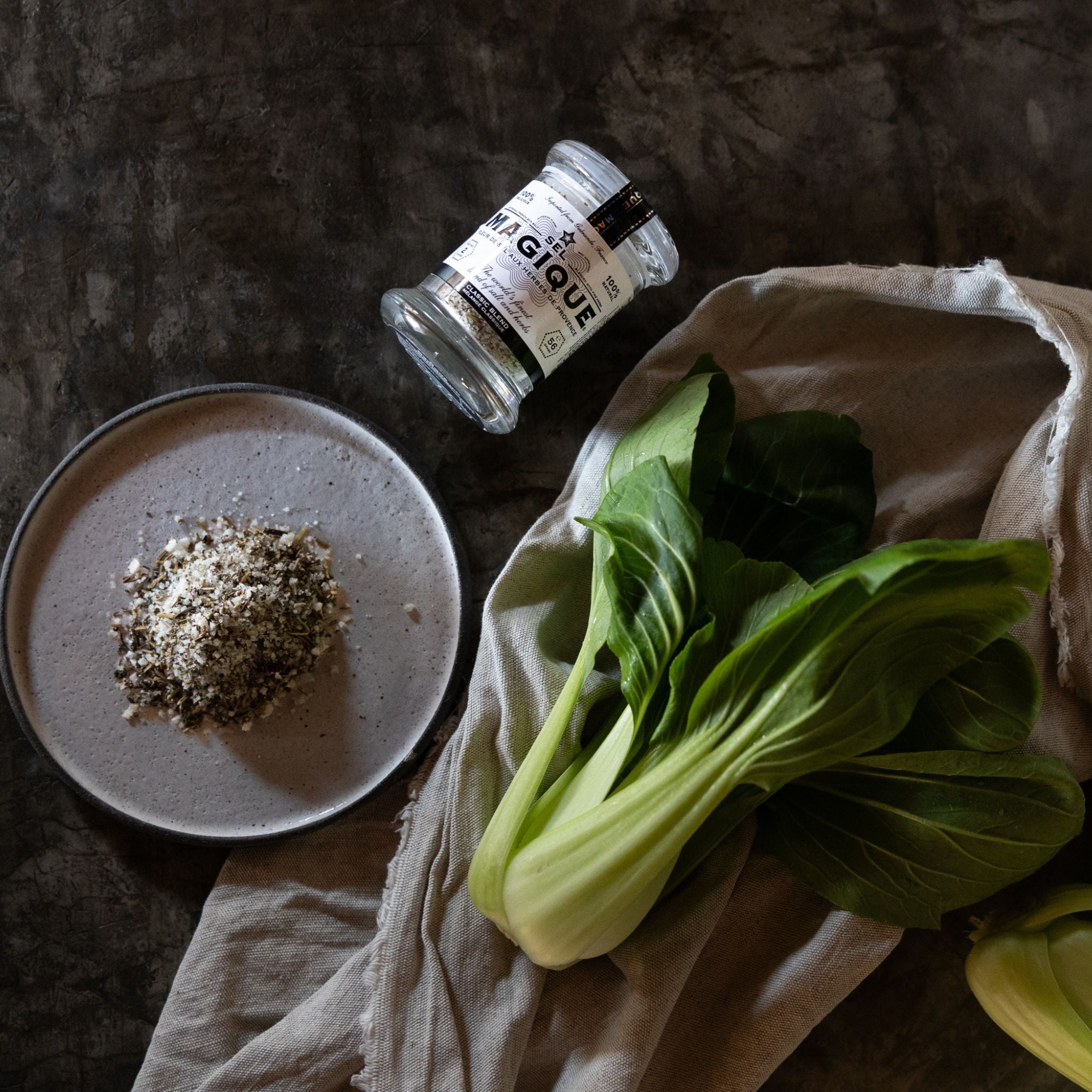 Sel_Magique_Classic_blend_fleur_de_Sel_Thyme_Marjoram_lavender_and_savory_jar_2oz