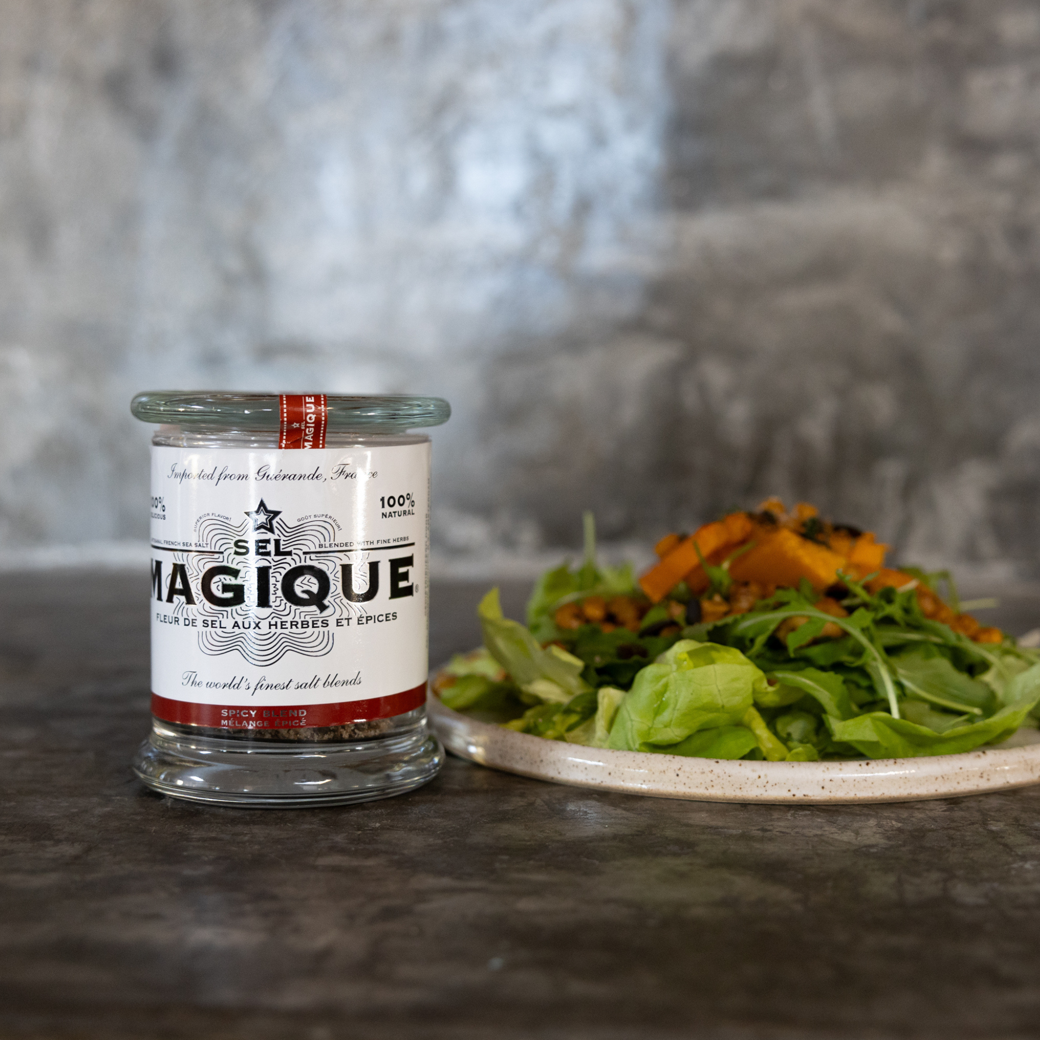 Sel_Magique_Spicy_blend_6_oz_jar_fleur_de_sel_chili_pepper_rose_peppercorn_and_thyme_with_salad