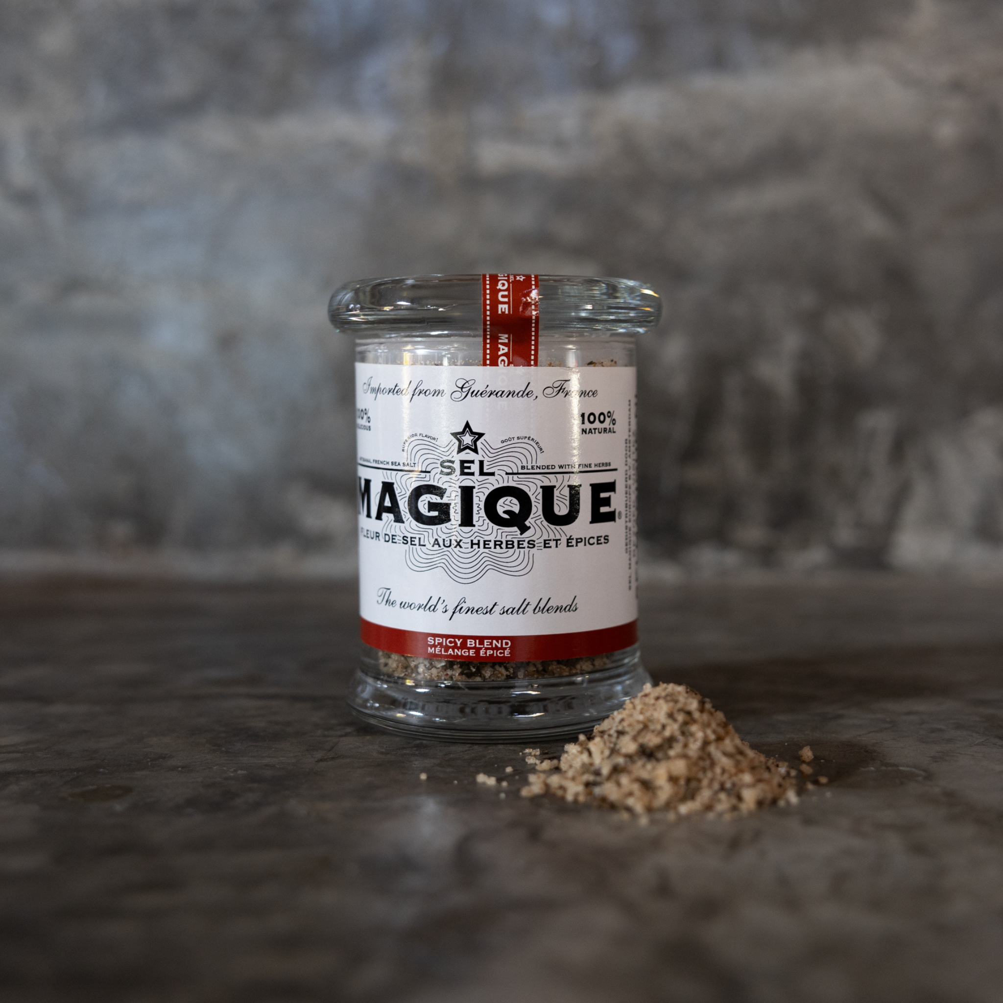 Sel_Magique_Spicy_blend_6ox_glass_jar_with_fleur_de_sel_rose_peppercorn_chili_pepper_and_thyme