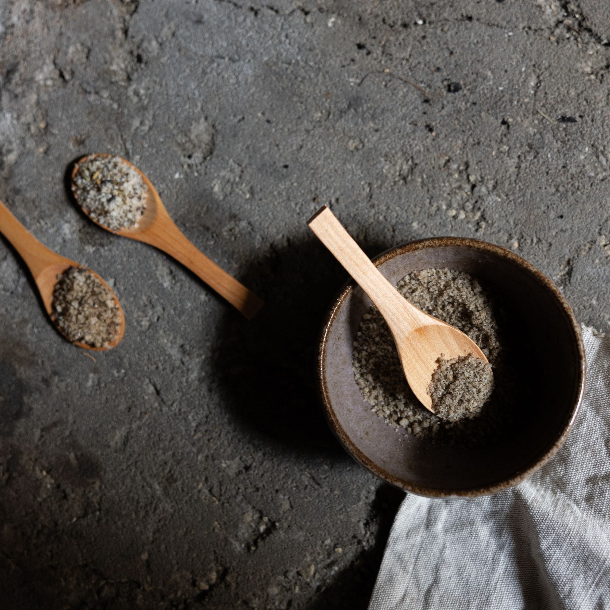 Sel_Magique_fleur_de_sel_gourmet_blends_on_spoon